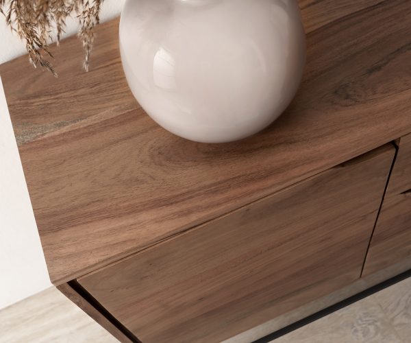 Komoda Loca 140x39 cm akácie hnědá 3 zásuvky 2 dvířka - Image 4