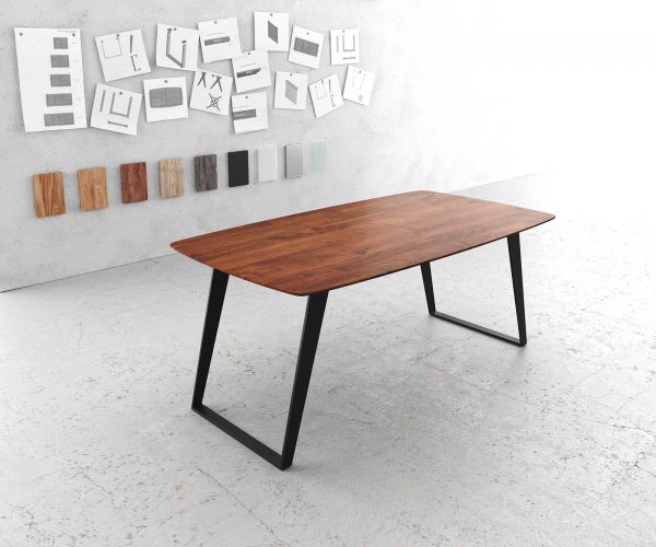 Jídelní stůl Edge zaoblená 180x90 akácie hnědá kovová šikmá podnož švýcarská hrana