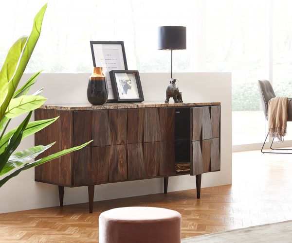 Komoda Shia 147 cm ořech sheesham s mramorem 3 dvířka 6 přihrádek