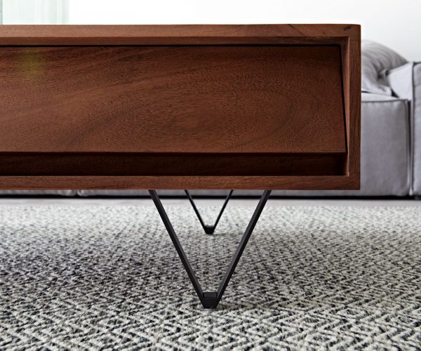 Konferenční stolek Eloi 115x60 cm hnědá akácie 4 šuplíky podnož "V" černá - Image 5