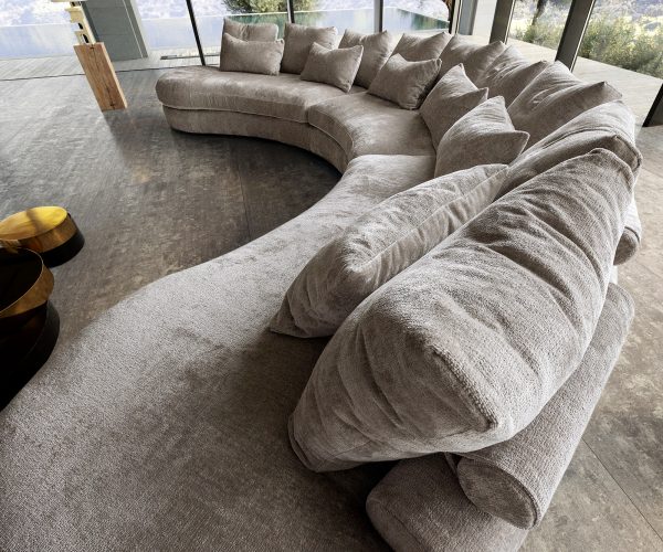 Pohovka ve tvaru "U" Estrea 500x250 cm plochá tkanina taupe kulatá - Image 4