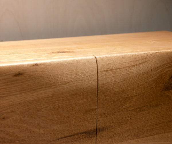 TV stolek New Live-Edge 200 cm přírodní dub 4 dvířka skleněná podnož - Image 5