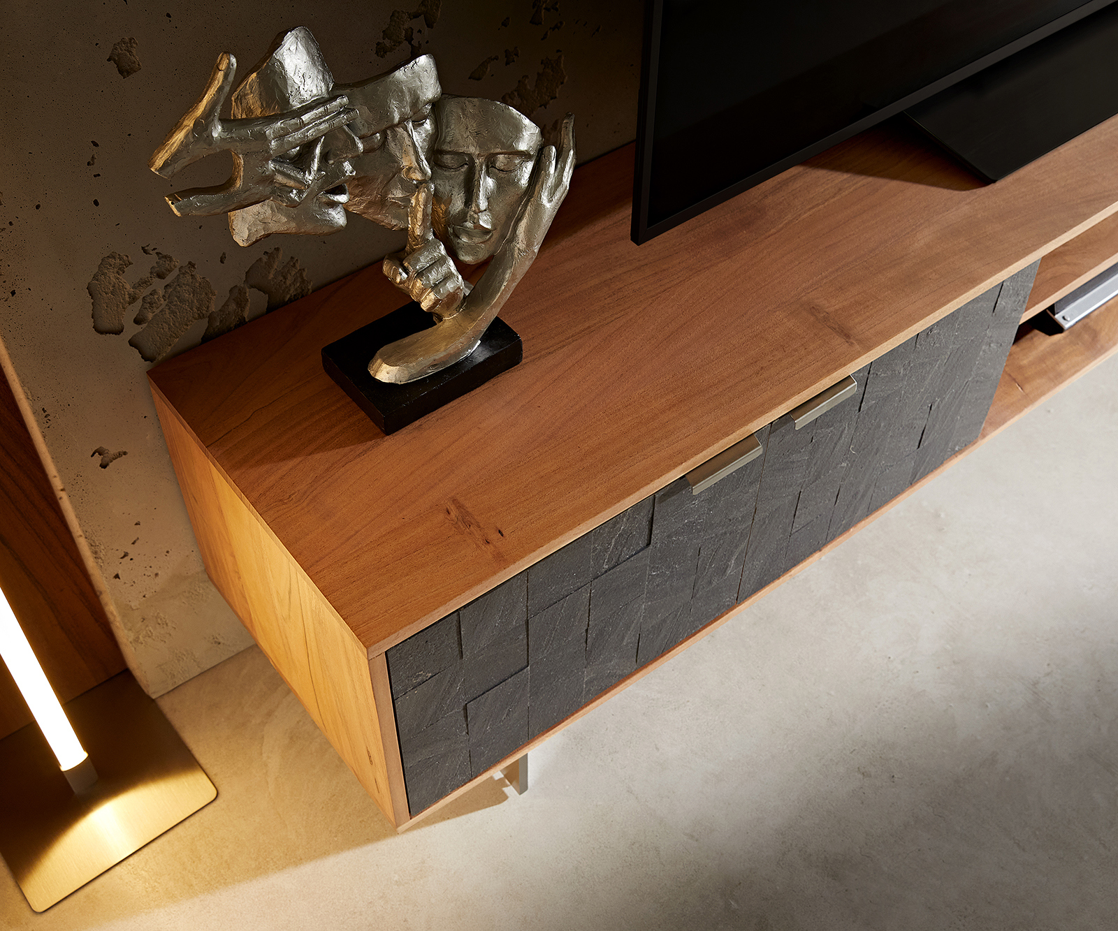 TV stolek Teele 240 cm akácie přírodní břidlice 4 dvířka závěsná podnož nerezová ocel - Obrázek 4