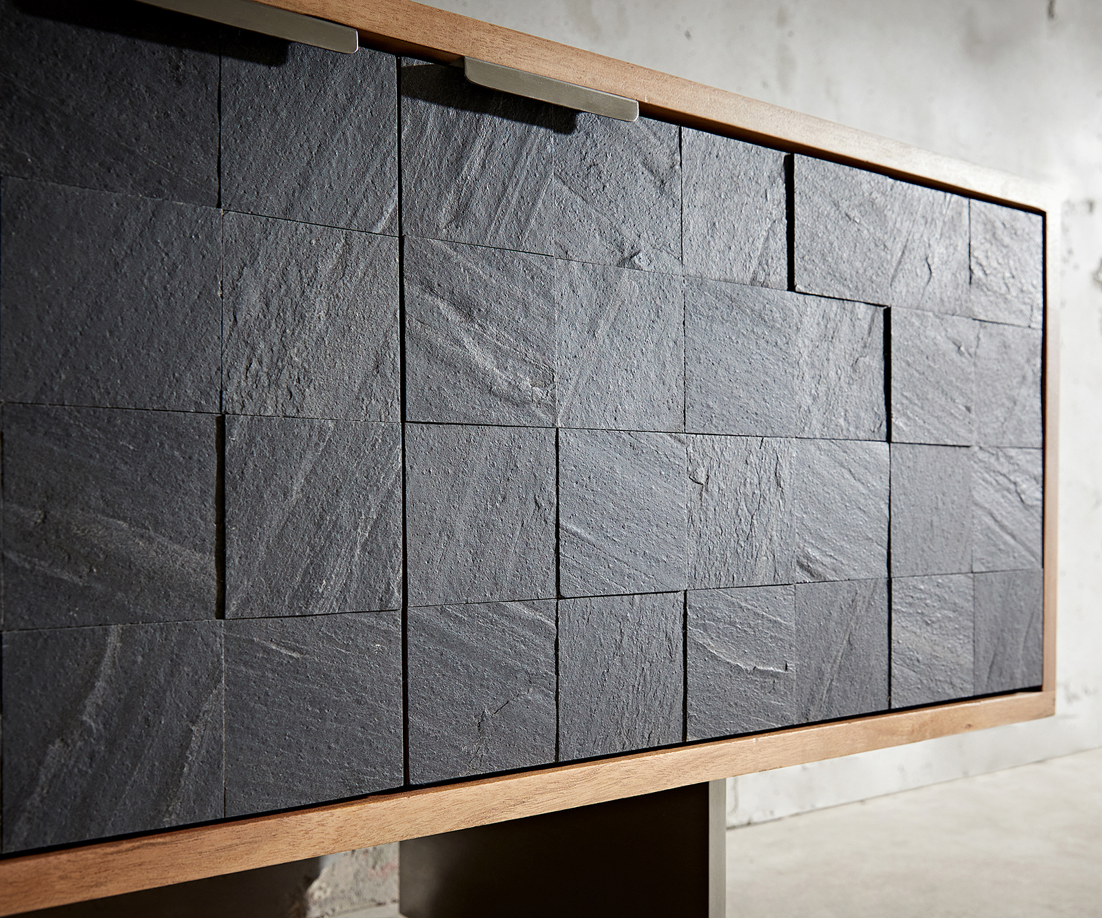 TV stolek Teele 240 cm akácie přírodní břidlice 4 dvířka závěsná podnož nerezová ocel - Obrázek 5