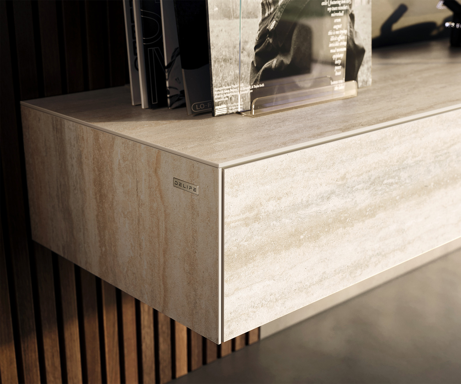 TV stolek Cuor 150 cm keramika Laminam® Travertino Bianco krémově bílá 1 výklopná dvířka 1 zásuvka závěsný - Obrázek 6