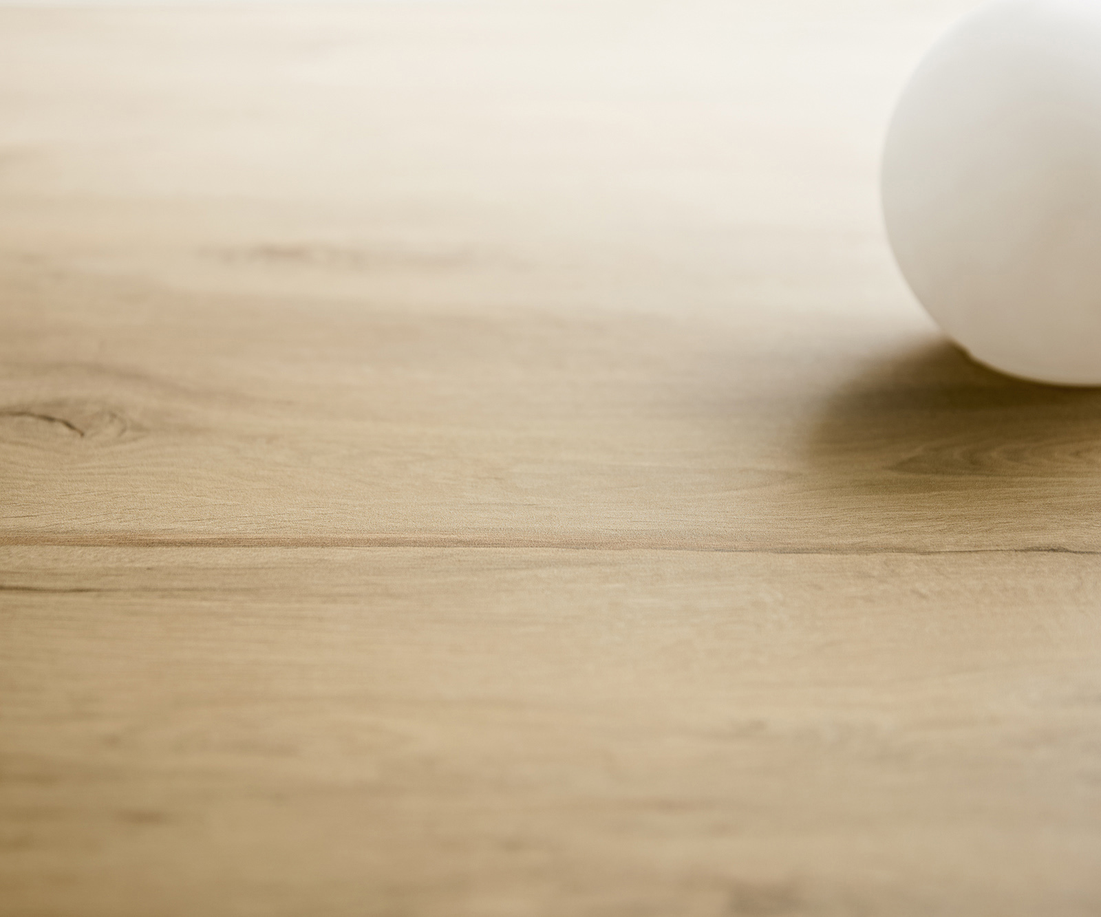 TV stolek Cuor 220 cm keramika Laminam® Sabbia dubová barva 1 výklopná dvířka 2 zásuvky podnož závěsná kov černá - Obrázek 5