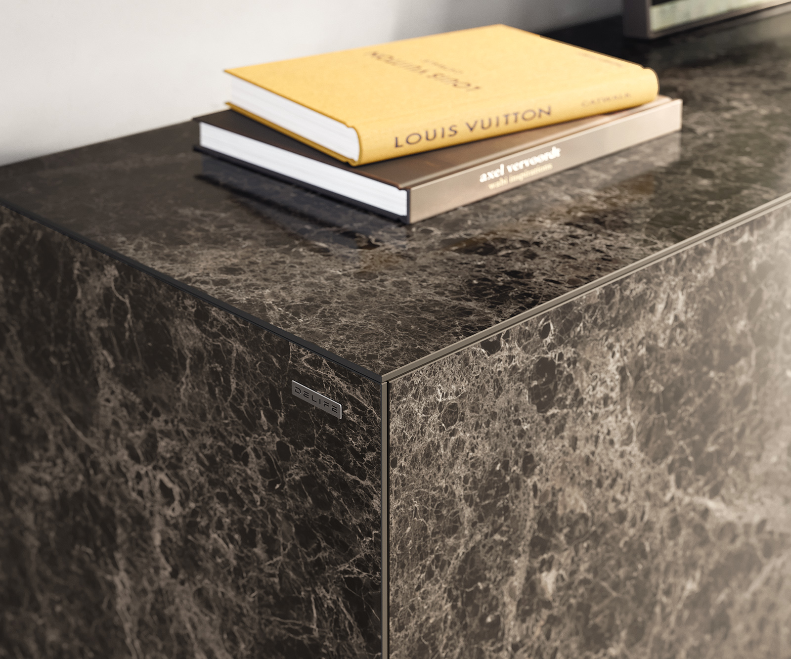 Komoda Cuor 150 cm keramika Laminam® Emperador Extra Lucidato tmavě hnědá 3 dvířka podnož závěsná akrylglas - Obrázek 6