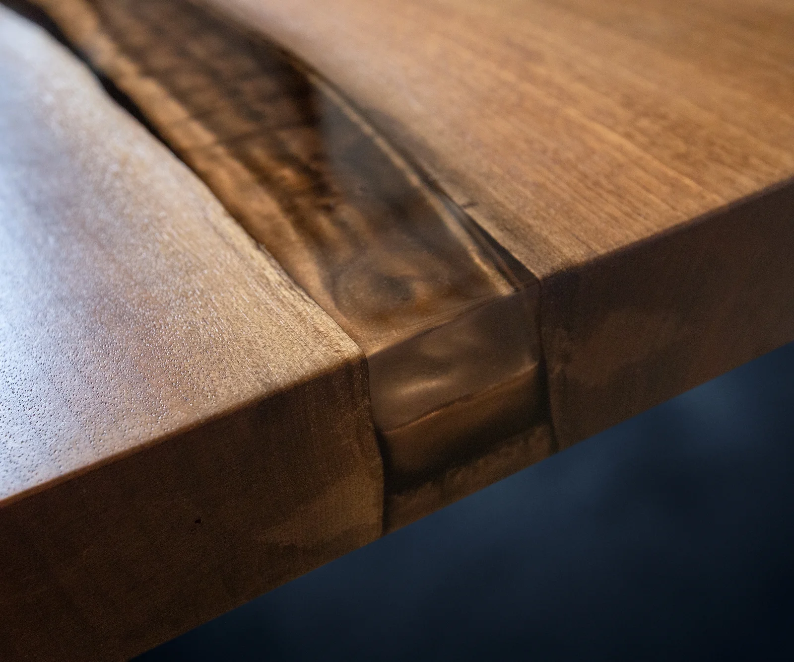 Deska stolu ořech přírodní 200 cm epoxid hnědý metalický originál č. 32335 - Obrázek 6