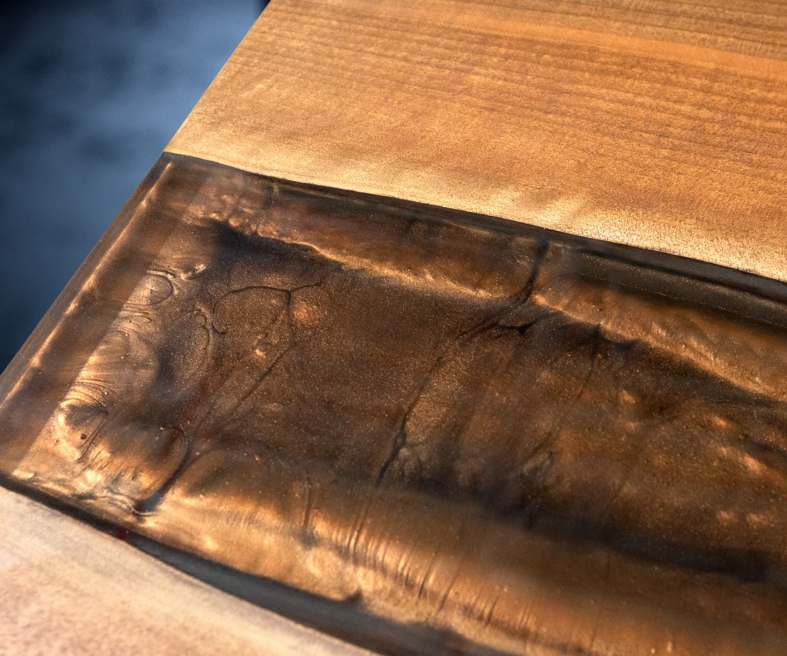 Deska stolu ořech přírodní 200 cm epoxid hnědý metalický originál č. 32335 - Obrázek 7