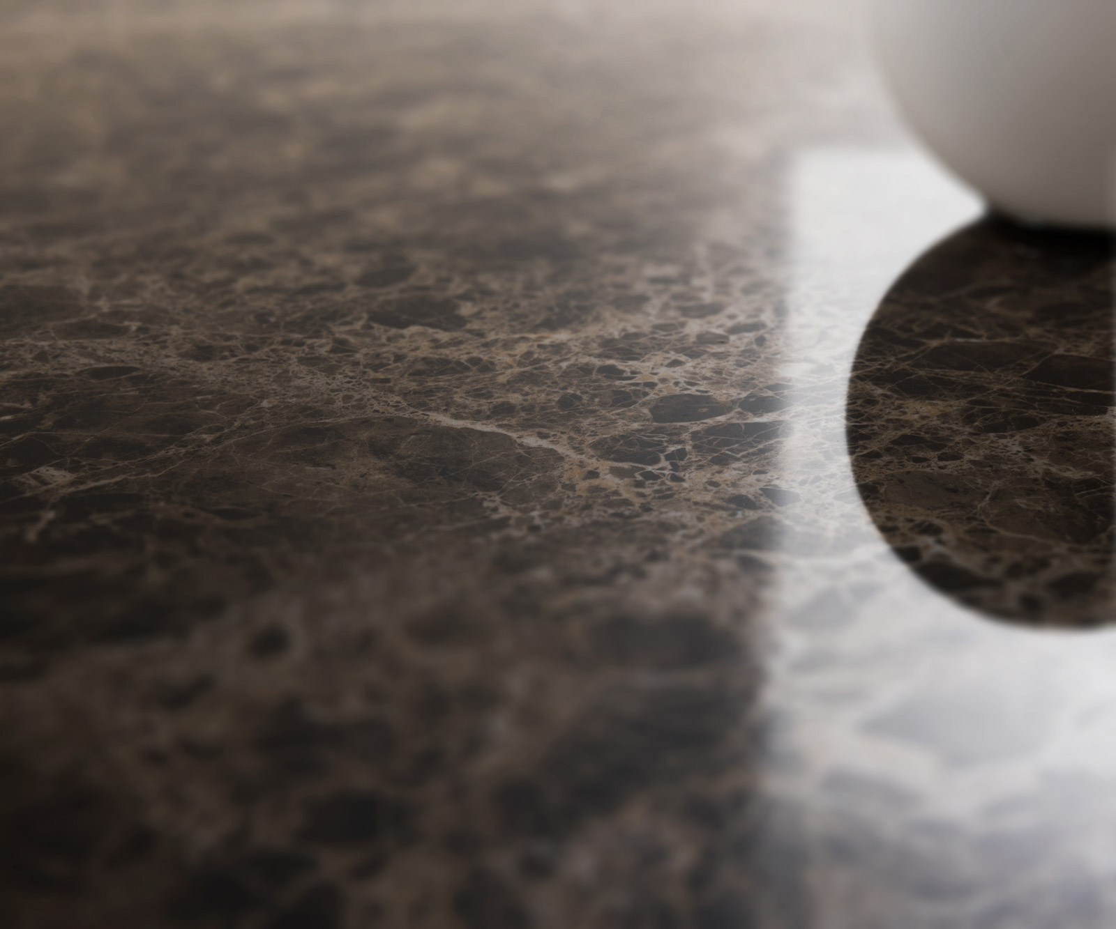 Konferenční stolek Edge oválný tvar 120x70 cm keramika Laminam® Emperador Extra Lucidato tmavě hnědá Vibany kov černá - Obrázek 5