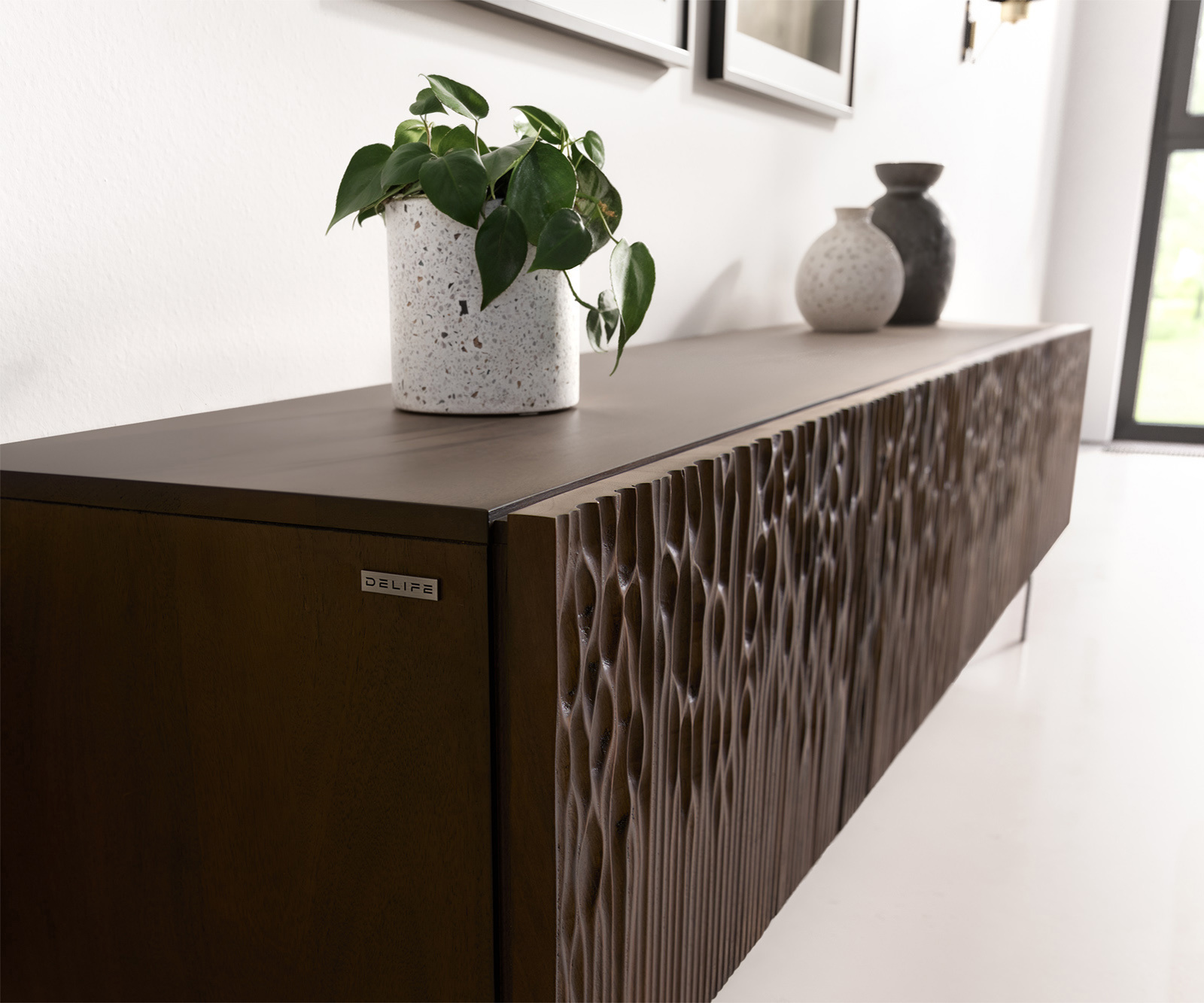 TV stolek Follia 200 cm mango hnědá 4 dvířka podnož ve tvaru L nerezová ocel broušená - Obrázek 5