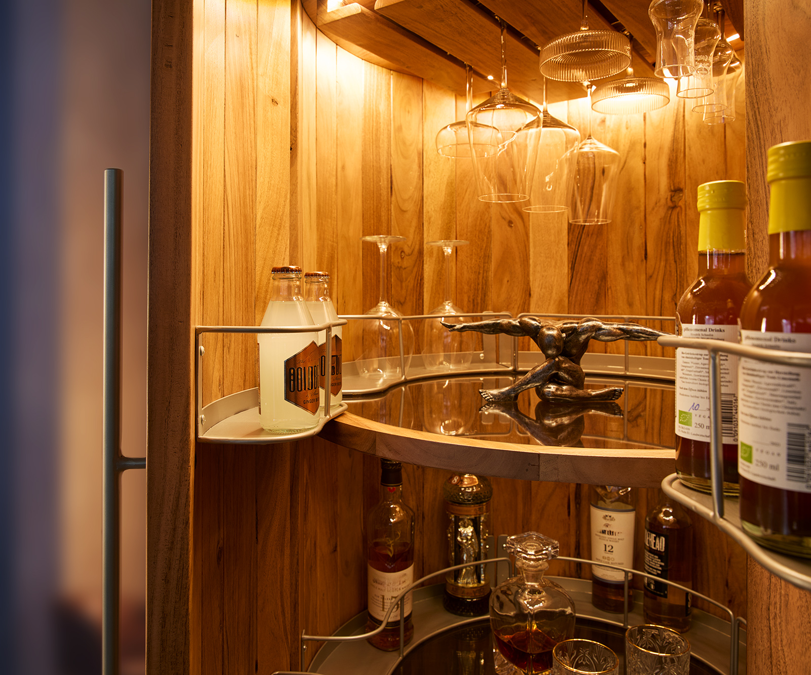 Barová skříň Tulsa 80×190 cm akácie přírodní LED osvětlení vinotéka - Obrázek 6