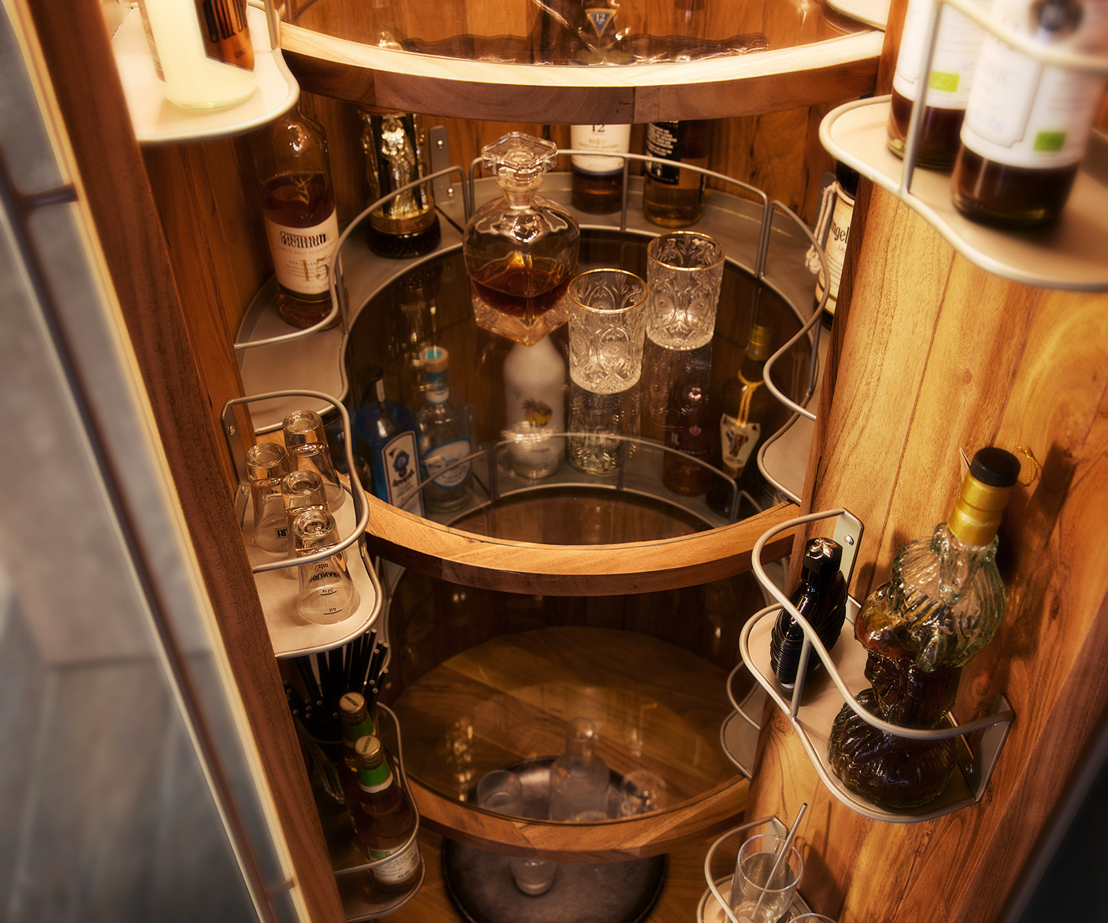 Barová skříň Tulsa 80×190 cm akácie přírodní LED osvětlení vinotéka - Obrázek 5