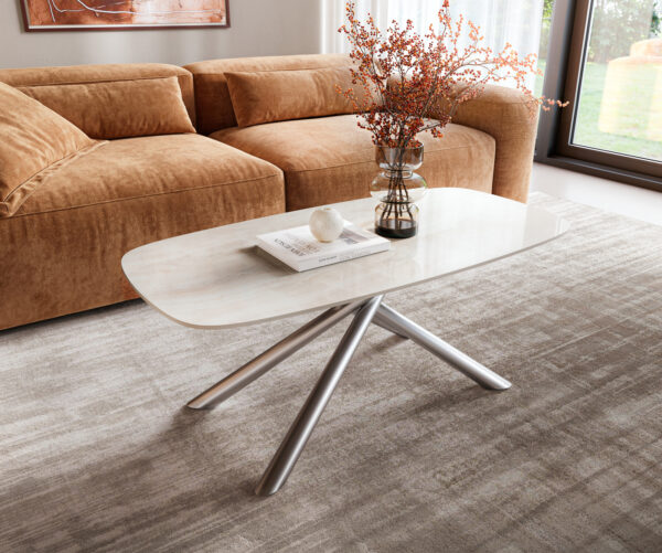 Konferenční stolek Edge oválný tvar 100×50 cm keramika onyx champagne Sarity nerezová ocel broušená