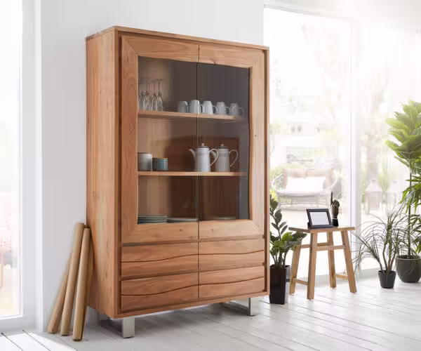 Skleněná vitrína Live-Edge 120x190 cm akácie přírodní rovná hrana 2 dvířka 4 zásuvky masiv