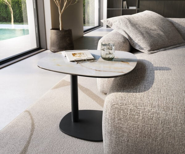 Konferenční stolek Edge oválný tvar 60×60 cm keramika Onyx Pearl Eleny kov černá
