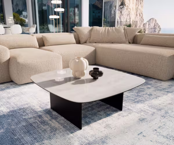 Konferenční stolek Edge oválný tvar 90×90 cm keramika onyx champagne Salto kov černá