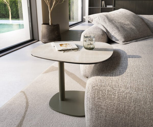 Konferenční stolek Edge tvar oválný 60×60 cm keramika onyx champagne Eleny kov titanová barva
