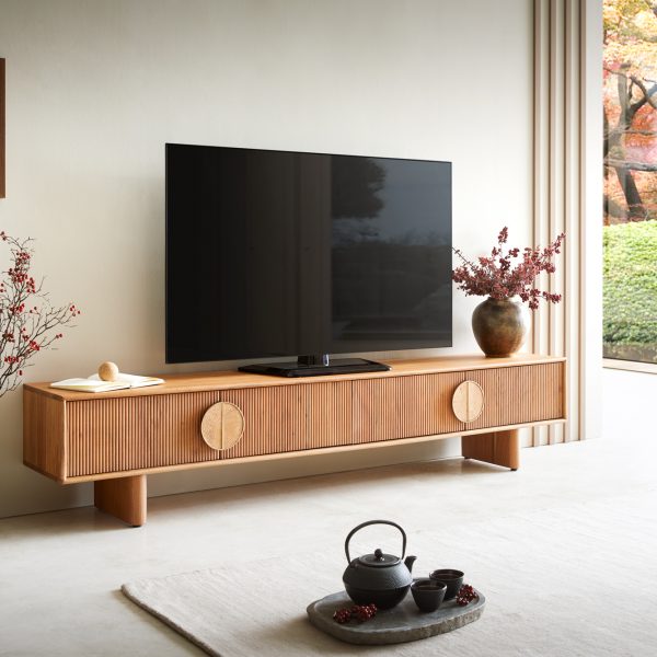 TV stolek Surimu 200 cm akácie světle hnědá 4 dvířka korkové madlo dřevěná podnož