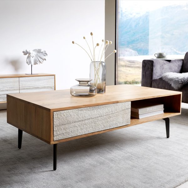 Konferenční stolek Kleo 115×60 cm přírodní akácie 2 šuplíky šikmá kovová černá podnož