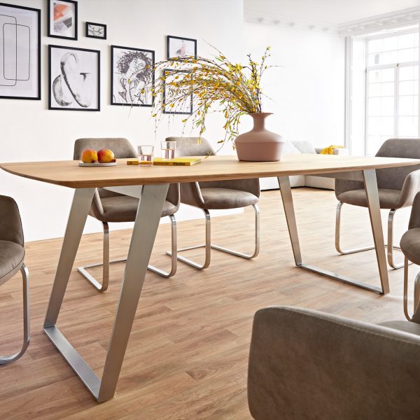 Jídelní stůl Edge 200×100 cm zaoblený tvar přírodní dub švýcarská hrana